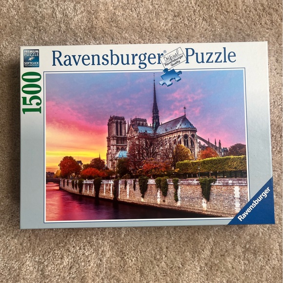 Ravensburger Notre Dame at Sunset - 1500 Piece Puzzle - Picture 1 of 4